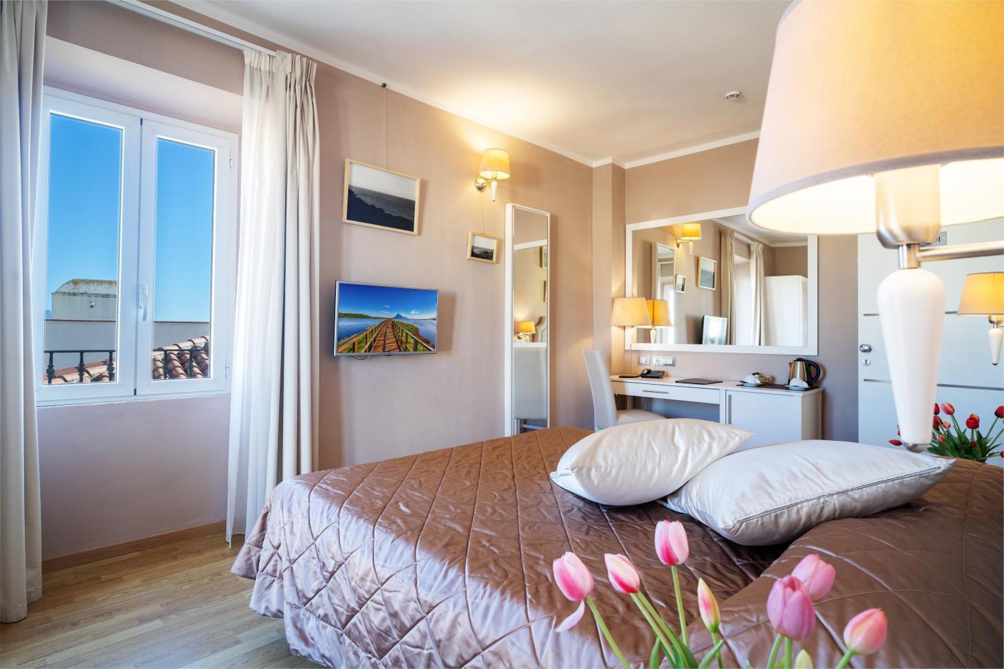 Superior Double Room with Balcony,1433396482:JPEG