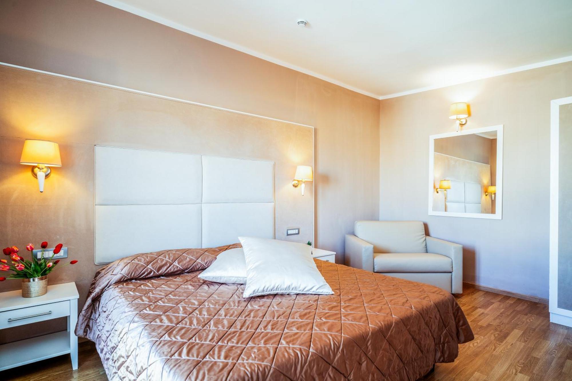 Triple Room,1433396302:JPEG