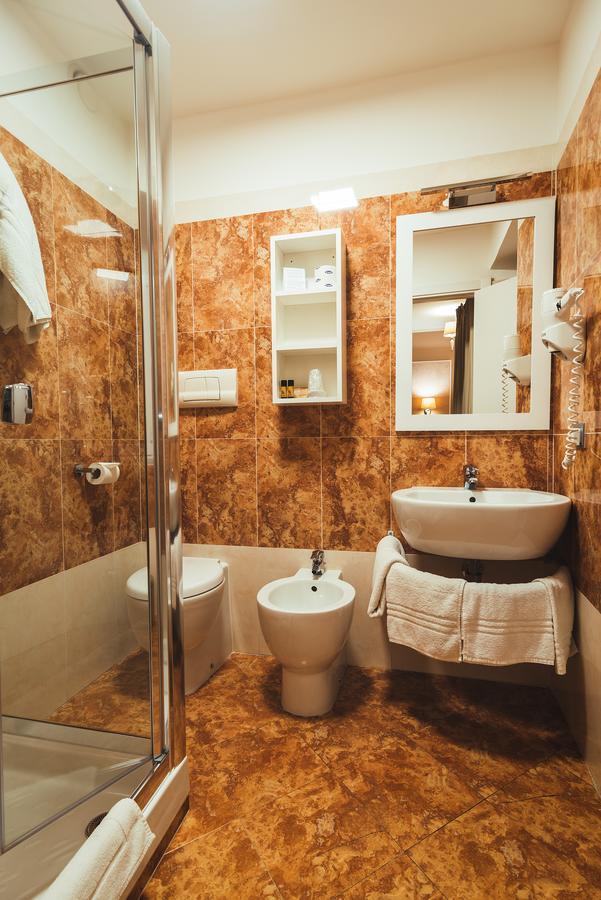 Triple Room,1433396302:JPEG